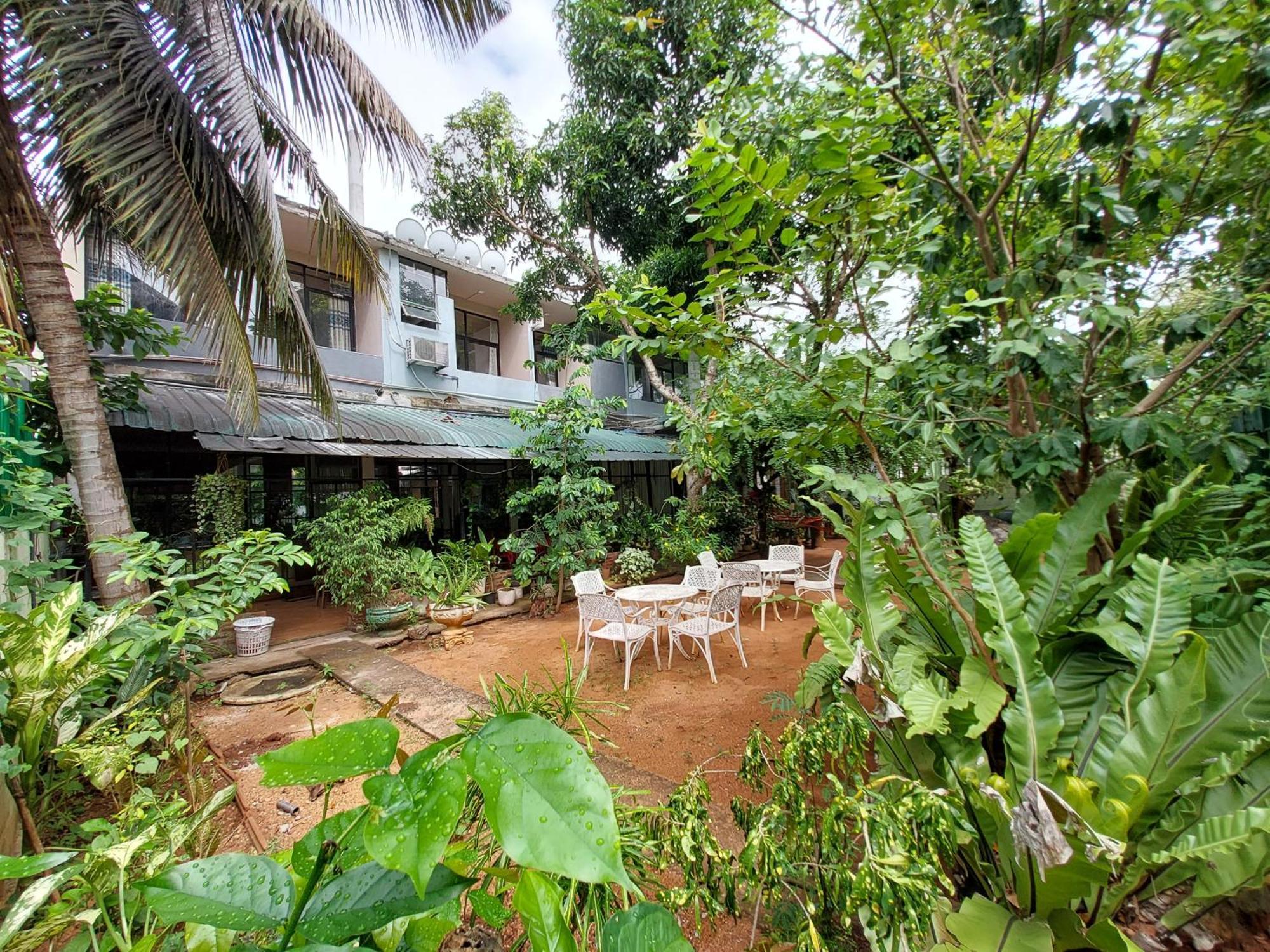Lake Wave Hotel Anuradhapura Exterior foto